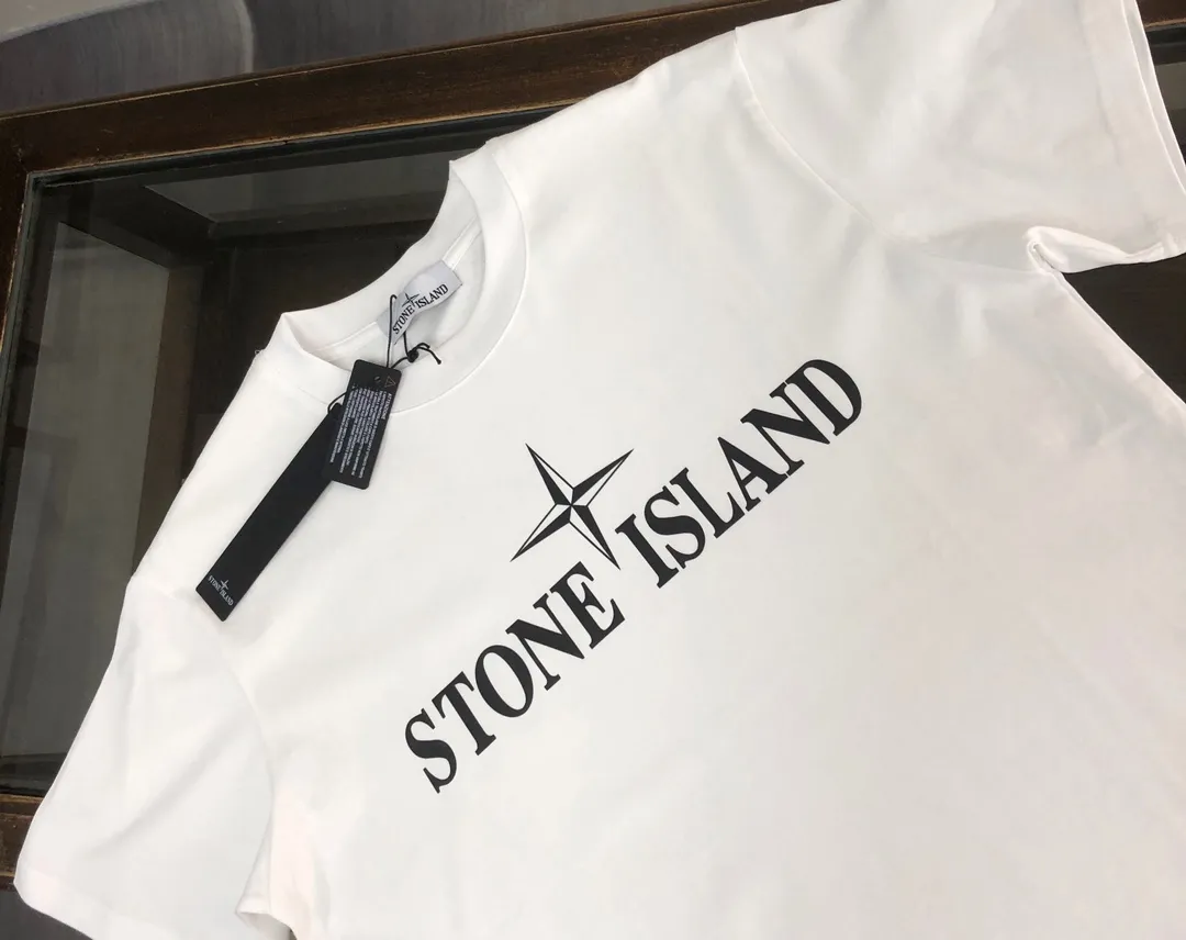 P180 Stone Island 2025 latest T-shirt, couple style ~ Original order, fashionable and casual short T-shirt, specially made of customized cotton fabric ~ Cotton T-shirt ~ Pre-washed to prevent deformation and shrinkage problem, more comfortable and breathable on the body ~ All available from stock ~ Unique design style, trendy must-have item, complete with three standards 👍 Color: black/white Size: S M L XL (larger version, please indicate your height and weight when placing an order)